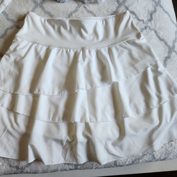 White Ruffled skorts - Picture 1 of 3